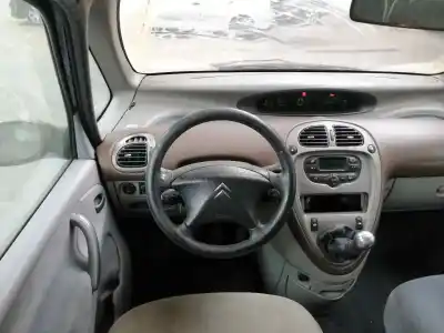 Véhicule à la ferraille citroen xsara picasso (n68) 2.0 hdi de l'année 2003 alimenté rhy