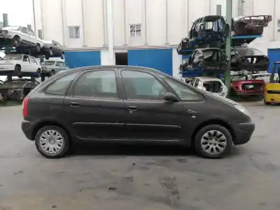 Véhicule à la ferraille citroen xsara picasso (n68) 2.0 hdi de l'année 2003 alimenté rhy