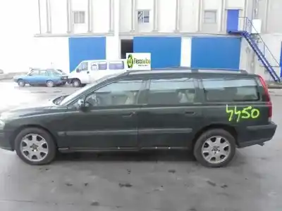 Veículo de Sucata VOLVO V70 FAMILIAR 2.5 Turbodiesel do ano 2000 alimentado D5252T