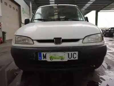 Véhicule à la ferraille peugeot                                            partner (s1)                                                                                                                                                                                                                                               1.9 diesel                                                                                                                                                                                                                                                 de l'année 1996 alimenté d9b