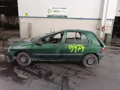 Véhicule à la ferraille RENAULT CLIO I FASE I+II (B/C57) 1.2 de l'année 1998 alimenté D7F