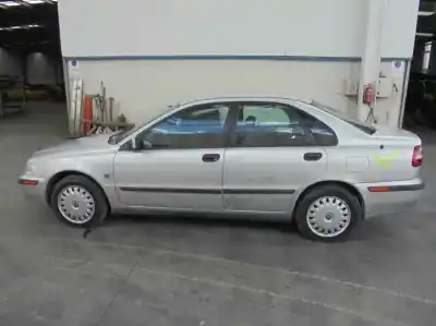Véhicule à la ferraille VOLVO S40 BERLINA 1.6 CAT de l'année 2000 alimenté B4164S2