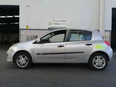 Veículo de Sucata RENAULT CLIO III 20 Aniversario do ano 2010 alimentado K9K T7