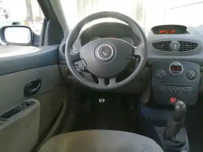 Veículo de Sucata renault clio iii 20 aniversario do ano 2010 alimentado k9k t7