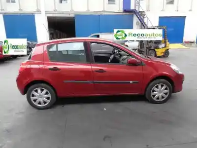 Veículo de Sucata renault clio iii 1.5 dci diesel do ano 2007 alimentado k9km768