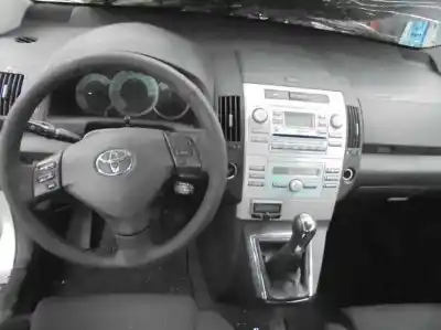 Veicolo di demolizione toyota corolla verso (r1) 2.2 d-4d sol dell'anno 2006 alimentato 2adftv