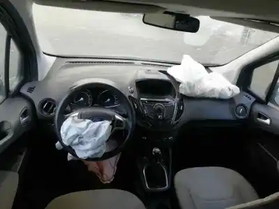 Veículo de Sucata ford transit courier ambiente do ano 2013 alimentado sfcd