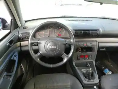 Sloopvoertuig audi a4 berlina (b5) 1.8 van het jaar 1998 aangedreven adr