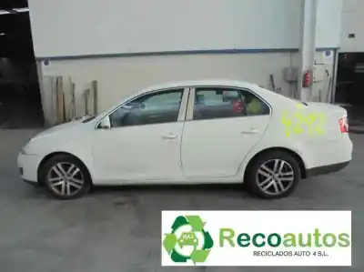 Veículo de Sucata VOLKSWAGEN JETTA (1K2) 2.0 TDI do ano 2008 alimentado BKD
