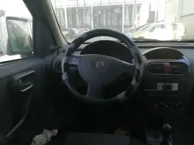 Sloopvoertuig opel combo familiar van het jaar 2007 aangedreven z17dth