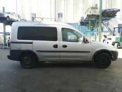 Sloopvoertuig opel combo familiar van het jaar 2007 aangedreven z17dth