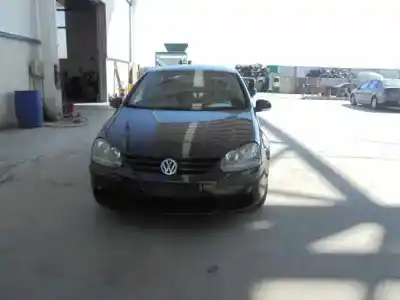 Veículo de Sucata VOLKSWAGEN GOLF V BERLINA (1K1) 1.9 TDI do ano 2004 alimentado BKC