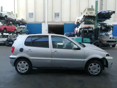 Veículo de Sucata volkswagen polo berlina (6n2) conceptline do ano 2000 alimentado aud