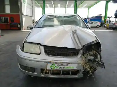 Veículo de Sucata volkswagen polo berlina (6n2) conceptline do ano 2000 alimentado aud