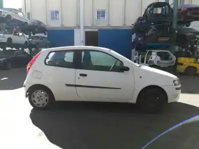 Veículo de Sucata fiat punto berlina (188) 1.2 8v dynamic do ano 2002 alimentado 188a4000