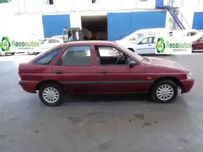 Veículo de Sucata ford escort berlina 1.6 cat-u do ano 1995 alimentado g/l1e