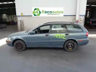 Veículo de Sucata VOLVO V40 FAMILIAR 1.6 do ano 2001 alimentado B4164S2