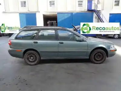Scrapping Vehicle volvo v40 familiar 1.6 of the year 2001 powered b4164s2