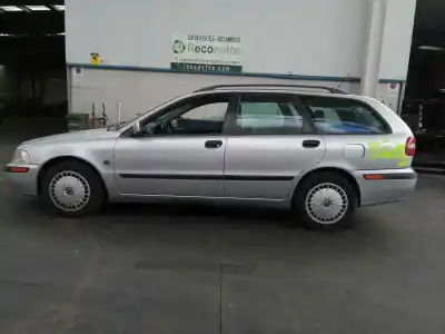 Veículo de Sucata VOLVO V40 FAMILIAR 1.9 Diesel CAT do ano 2002 alimentado D4192T3