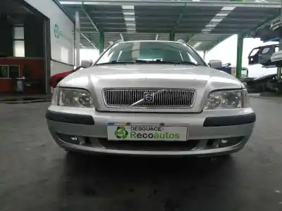 Veículo de Sucata volvo v40 familiar 1.9 diesel cat do ano 2002 alimentado d4192t3