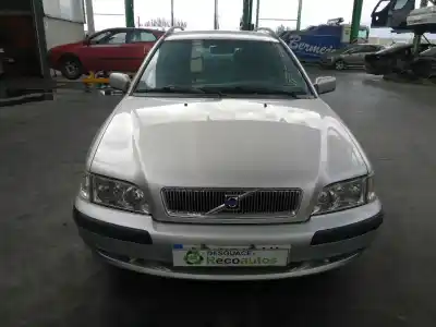 Veículo de Sucata volvo v40 familiar 1.9 diesel cat do ano 2002 alimentado d4192t3
