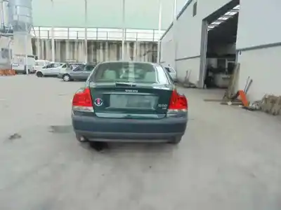 Veículo de Sucata volvo s60 berlina 2.4 d do ano 2002 alimentado d5244t