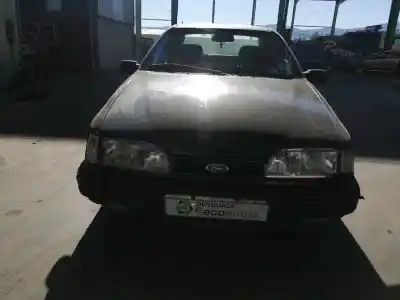 Veicolo di demolizione ford sierra berlina 2.0 dell'anno 1992 alimentato n9a