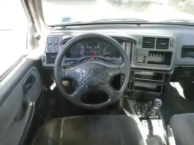 Veicolo di demolizione ford sierra berlina 2.0 dell'anno 1992 alimentato n9a
