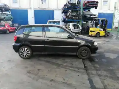 Verschrottungsfahrzeug volkswagen polo berlina (6n2) 1.4 16v des jahres 2001 angetrieben aua