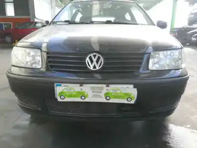 Verschrottungsfahrzeug volkswagen polo berlina (6n2) 1.4 16v des jahres 2001 angetrieben aua