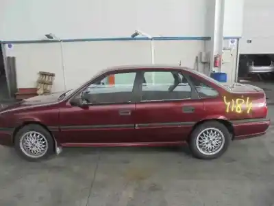 Veicolo di demolizione OPEL VECTRA A 2.0 dell'anno 1993 alimentato C20NE