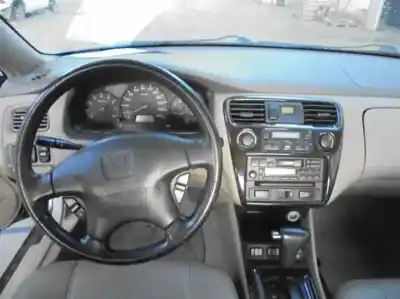 Vehículo de desguace honda accord coupé (cg2/4) 3.0 v6 (cg2) del año 2000 con motor j30a1