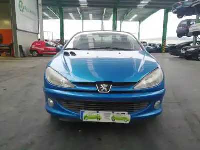 Veículo de Sucata peugeot 206 cc cc do ano 2002 alimentado 
