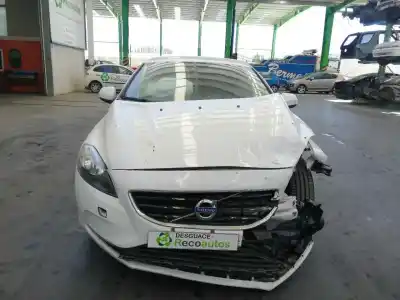 Veículo de Sucata volvo v40 básico do ano 2015 alimentado d4204t8