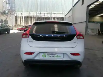 Veículo de Sucata volvo v40 básico do ano 2015 alimentado d4204t8