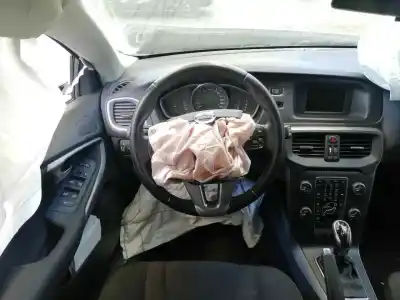 Veículo de Sucata volvo v40 básico do ano 2015 alimentado d4204t8