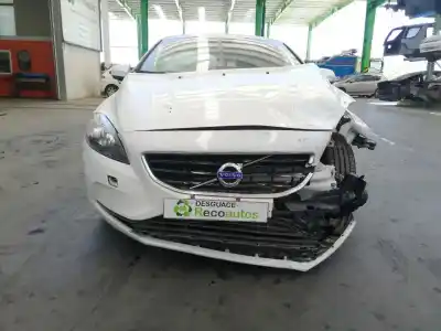 Veículo de Sucata volvo v40 básico do ano 2015 alimentado d4204t8