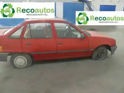 Veicolo di demolizione opel kadett e 1.6 dell'anno 1988 alimentato 1.6 gasolina
