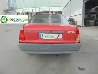 Veicolo di demolizione opel kadett e 1.6 dell'anno 1988 alimentato 1.6 gasolina