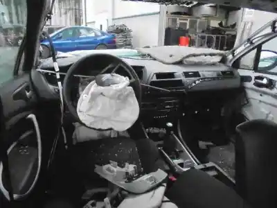 Veículo de Sucata citroen c5 berlina 1.6 hdi fap do ano 2011 alimentado 9h05