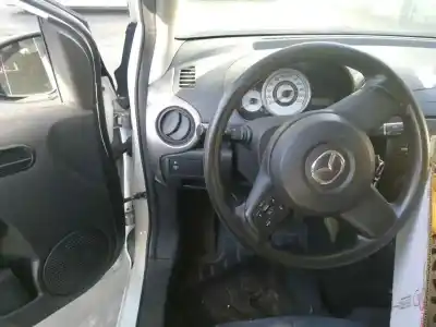 Veículo de Sucata mazda 2 (de_, dh_) 1.3 (de3fs) do ano 2008 alimentado zj