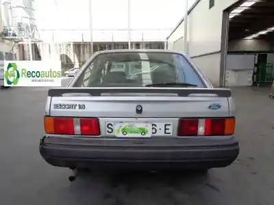 Veículo de Sucata ford escort berlina 1.6 cat-u do ano 1989 alimentado g/lu