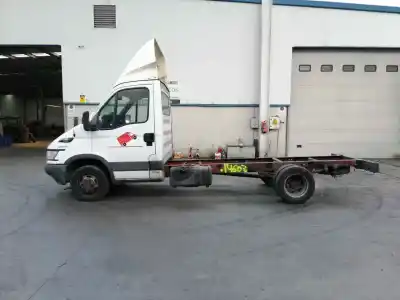 Sloopvoertuig IVECO DAILY CHASIS- CABINA (1999 =>) 3.0 Diesel CAT van het jaar 2005 aangedreven 