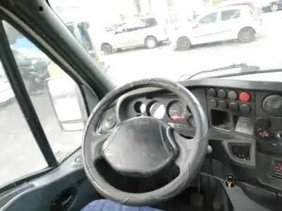 Sloopvoertuig iveco daily chasis- cabina (1999 =>) 3.0 diesel cat van het jaar 2005 aangedreven 