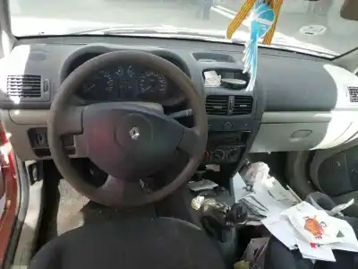 Здавання транспортного засобу renault clio ii fase ii (b/cb0) authentique року 2001 потужний d7fg726