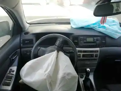 Scrapping Vehicle toyota corolla (_e12_) 2.0 d-4d (cde120r_ cde120l_) of the year 2001 powered 1cdftv