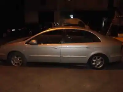 Véhicule à la ferraille citroen c5 berlina 2.0 hdi x de l'année 2004 alimenté rhz
