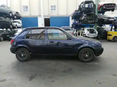 Veicolo di demolizione ford fiesta berlina 1.25 16v cat dell'anno 1995 alimentato dha