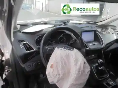Здавання транспортного засобу ford c-max (ceu) 1.0 ecoboost cat року 2015 потужний m1dd