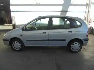Scrapping Vehicle renault scenic (ja..) 1.9 dci authentique of the year 2002 powered f9qk732